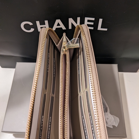SOLD 💯 Lancaster Paris Nude Zipper Wallet NIB $240 - Picture 6 of 16